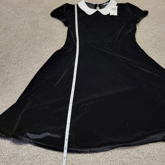 NWT Hot Topic Wednesday Addams Black Velvet White Collar Dress - Picture 8 of 11