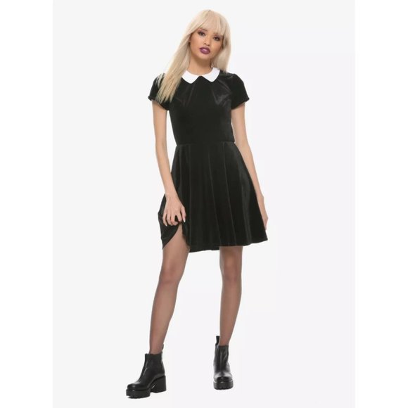 NWT Hot Topic Wednesday Addams Black Velvet White Collar Dress - Picture 11 of 11