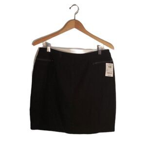 NWT Worthington Ladies Black Skirt 10