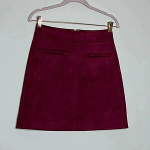 Loft Petites Boho Faux Suede Stretch Mini Skirt Size 0P Burgundy Red