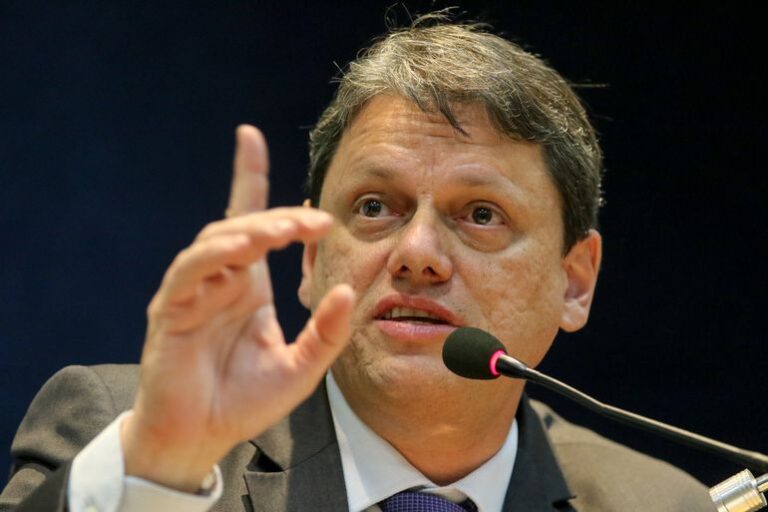 Ações do governo vão reduzir custo Brasil em 35% em 15 anos, indica ministro Tarcisio