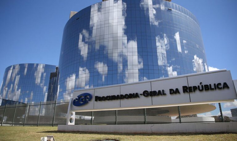 PGR confirma que não houve crime de Bolsonaro no inquérito da live das urnas