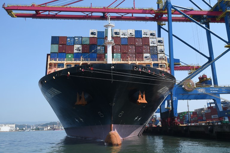 Setor portuário brasileiro bate recorde em toneladas movimentadas em 2021
