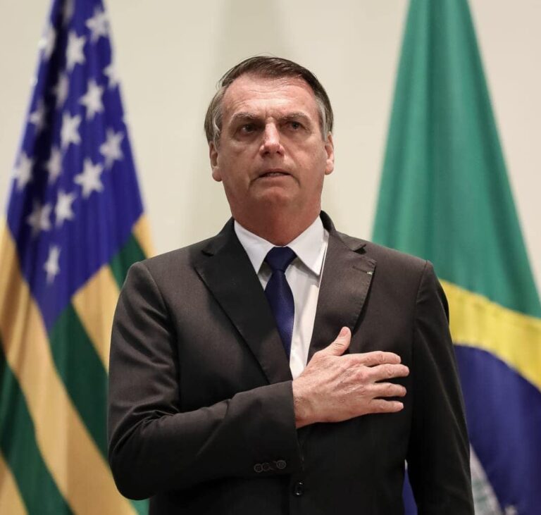 Bolsonaro dá entrada em hospital após sentir desconforto