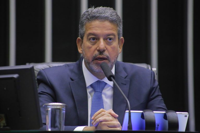 Arthur Lira reúne líderes nesta segunda (20) para discutir taxação de lucros da Petrobras