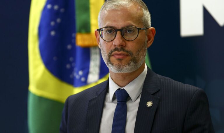 Ministro da Educação detona Lula, que criticou educação no governo Bolsonaro