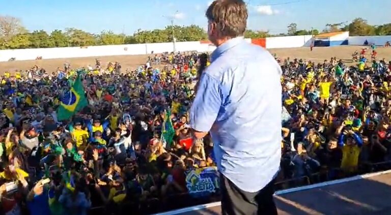 Bolsonaro faz motociata e discursa no Maranhão