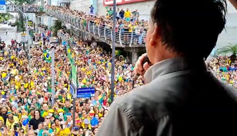Bolsonaro discursa na Marcha para Jesus em Natal