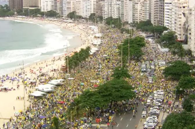 Bolsonaro levará Forças Armadas para “junto do povo” na Praia de Copacabana no 7 de Setembro
