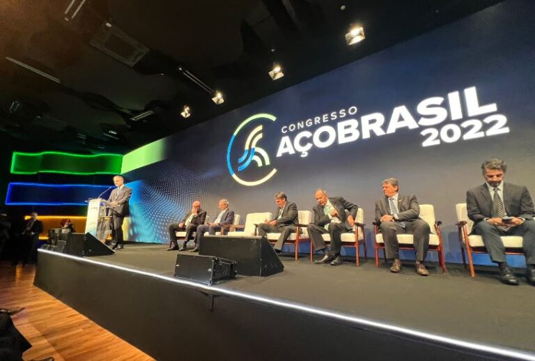 Bolsonaro discursa na abertura do Congresso AçoBrasil 2022