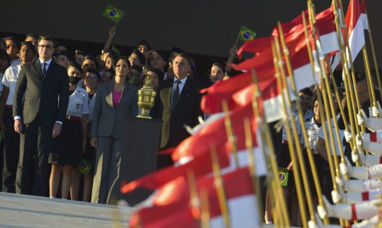 Presidente Bolsonaro participa de cerimônia da chegada de coração do Imperador D. Pedro I