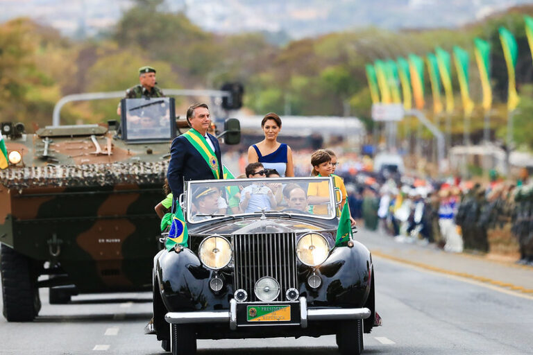 Cobertura fotográfica do desfile cívico-militar na Celebração do Bicentenário da Independência