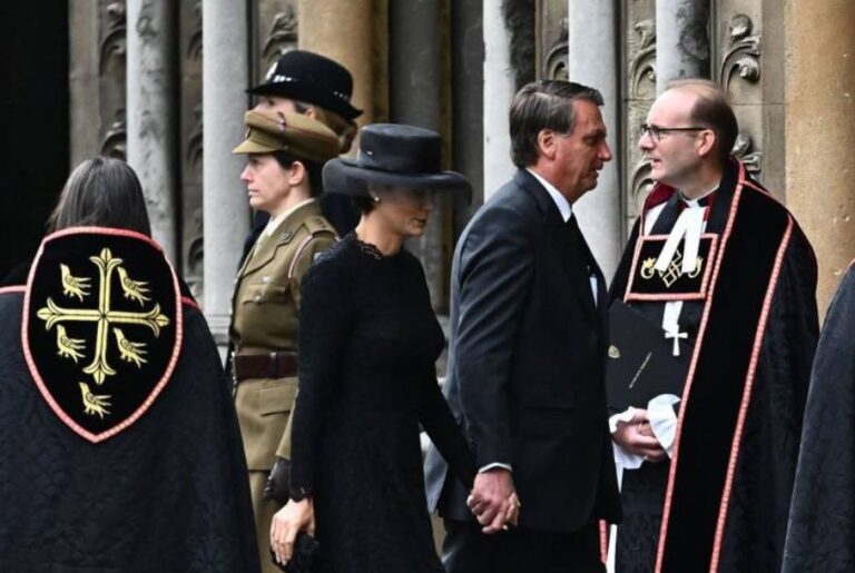 Presidente Bolsonaro participa de funeral da rainha Elizabeth II na Abadia de Westminster