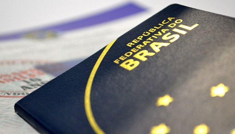 PF suspende emissão online de passaporte