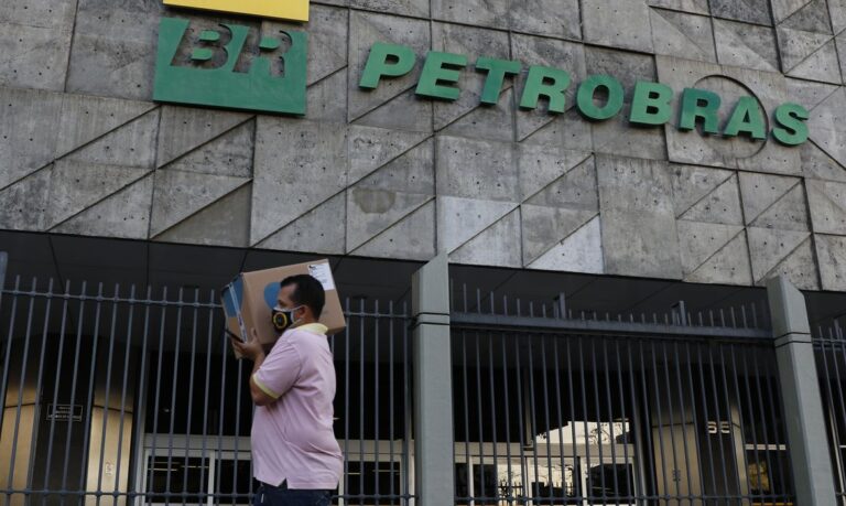 CVM abre processo para investigar notícias sobre Petrobras