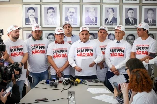 Lideranças do PT tentam segurar ‘greve’ de prefeitos do Nordeste
