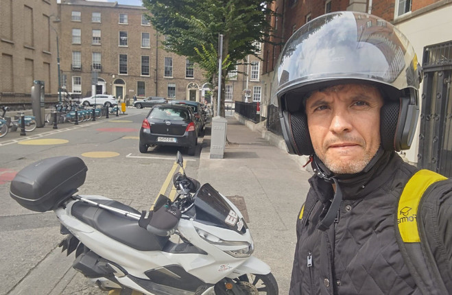 Atentado na Irlanda: entregador brasileiro desarmou agressor usando capacete