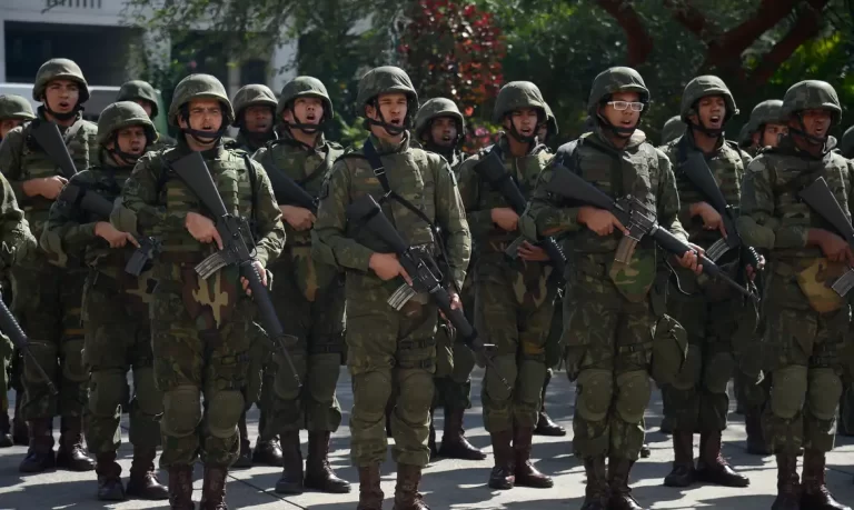 Forças Armadas reforçam presença militar na fronteira com Venezuela e Guiana
