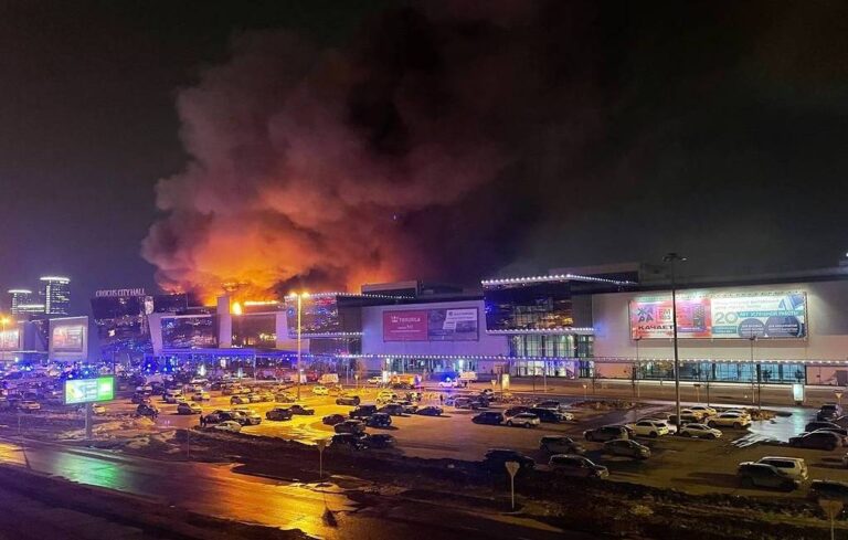 URGENTE: Atentado em shopping deixa ao menos 40 mortos e 100 feridos perto de Moscou