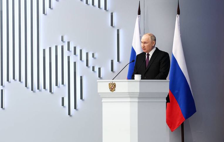 Putin alerta para risco de guerra nuclear e fala em “destruição da civilização”