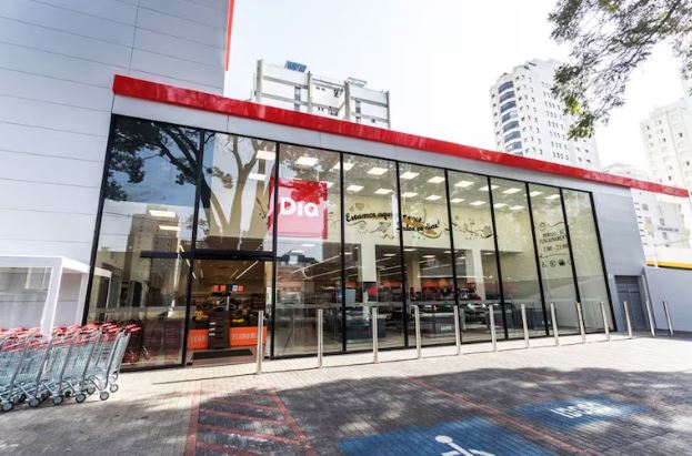 Rede de supermercados Dia decide fechar lojas no Brasil