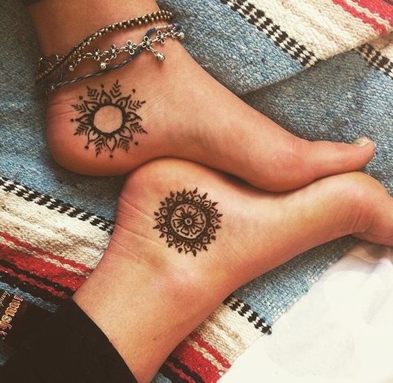 Awesome henna tattoos on the foot
