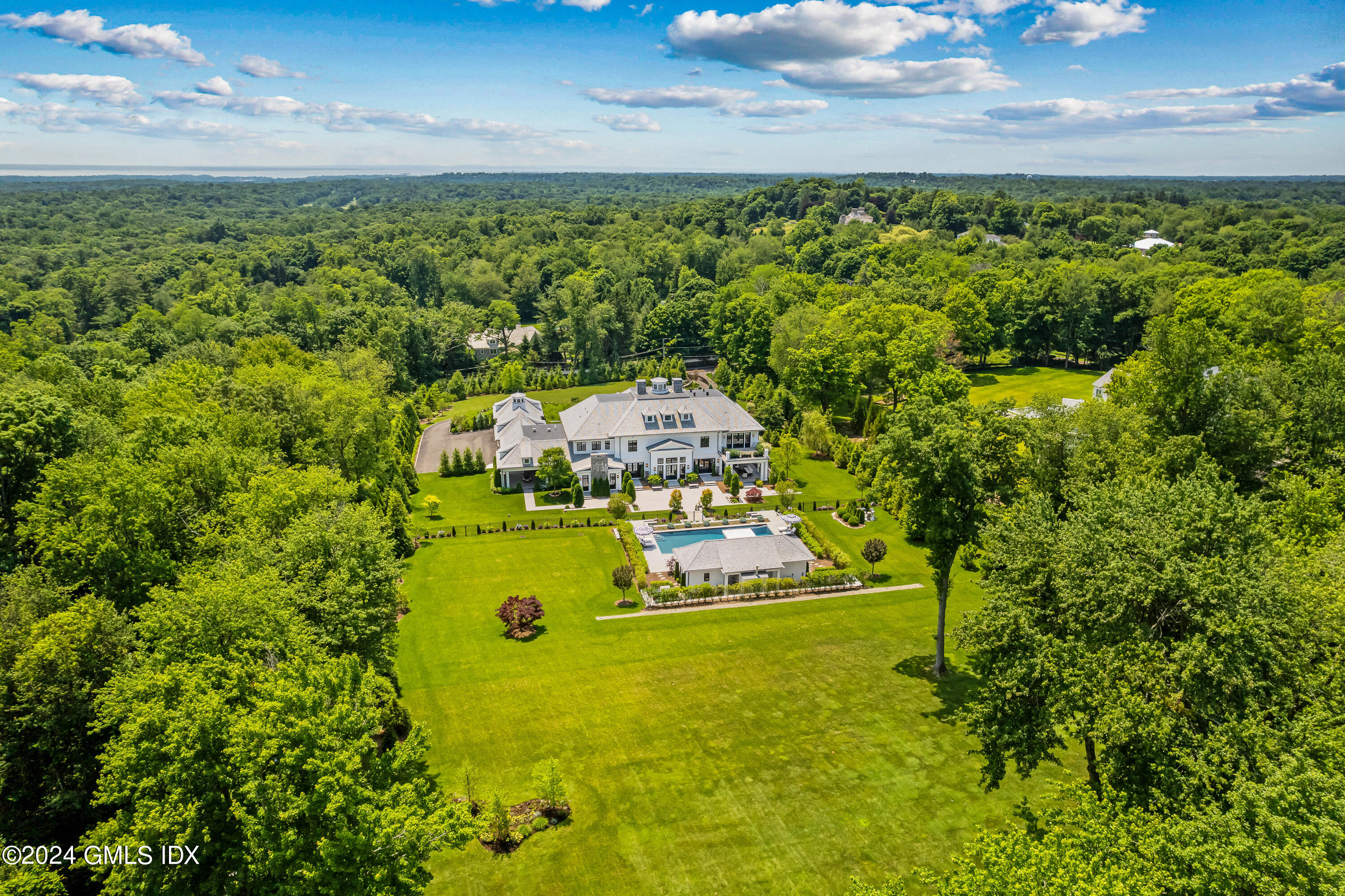 Le Plaisance | 543 Stanwich Road