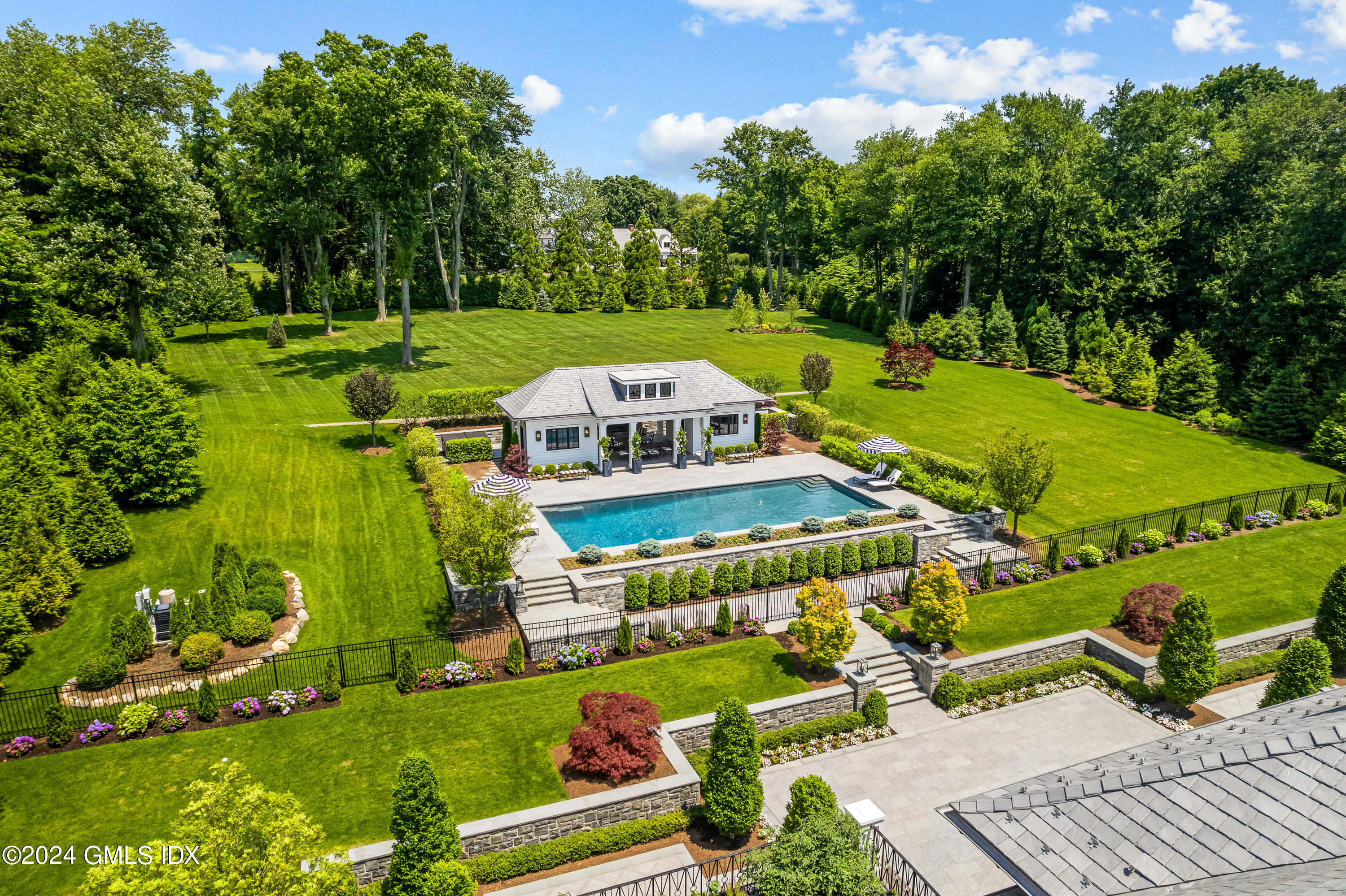 Le Plaisance | 543 Stanwich Road