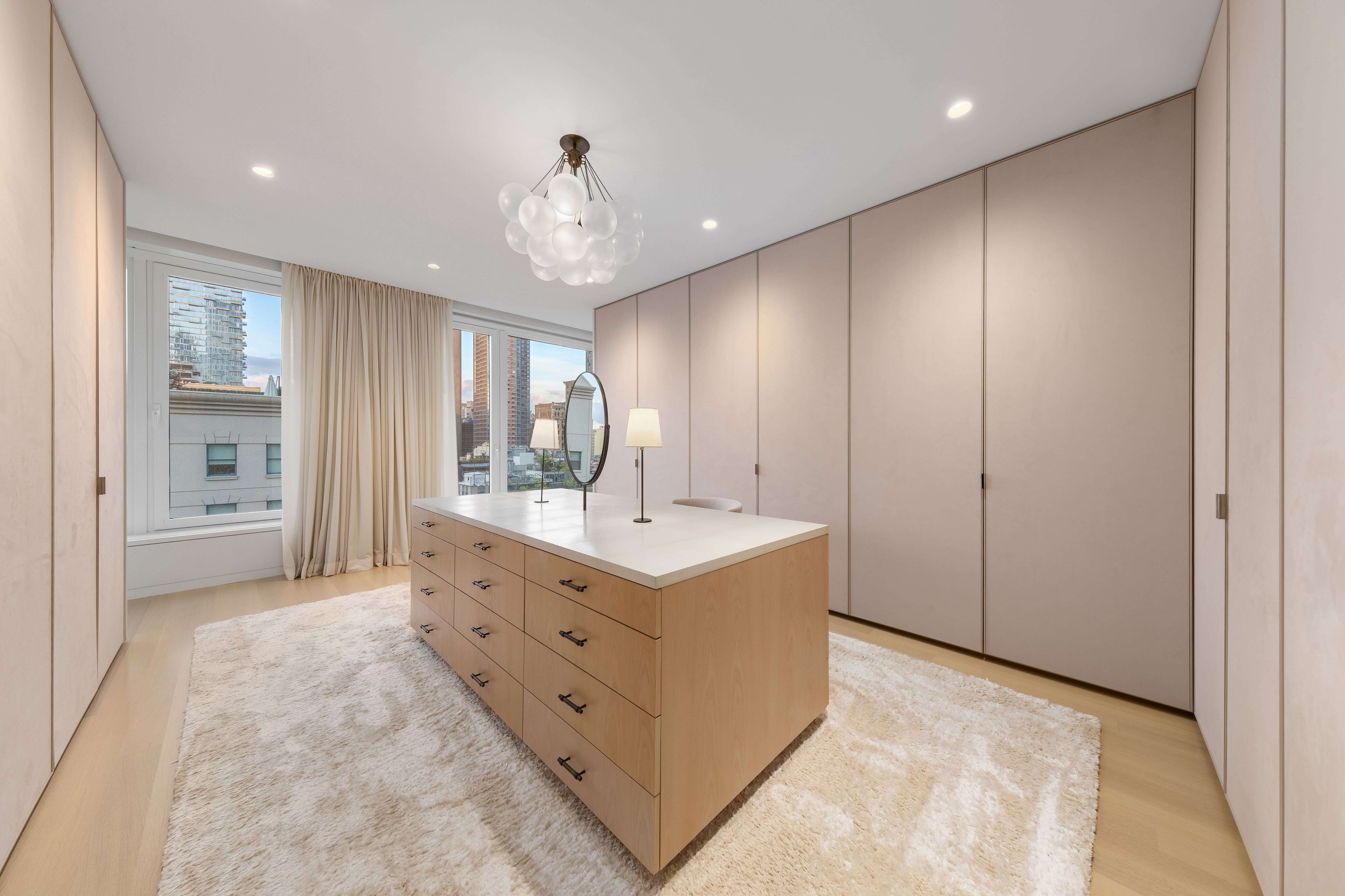 37 WARREN Street Unit: PHCD