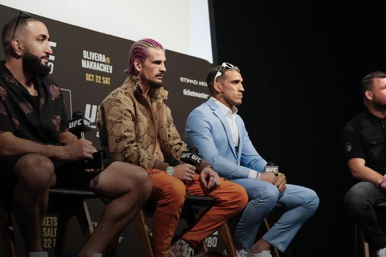 How To Watch Ufc 280 Oliveira Vs Makhachev Stream Links Start Times Fight Card Info And More