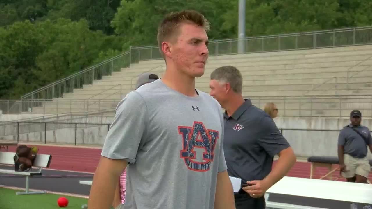 Auburn Qb Bo Nix Supports Dad In Pinson Valley S Season Opener