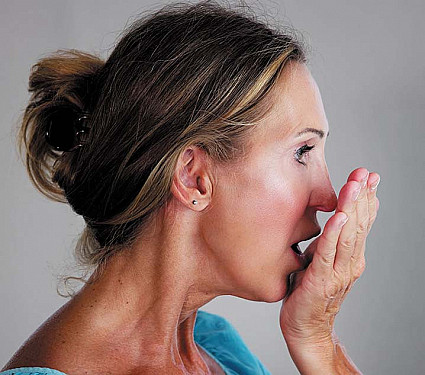 Can tongue scraping improve bad breath? featured image