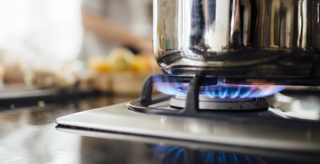 A natural gas stove. (DGLimages/Shutterstock)