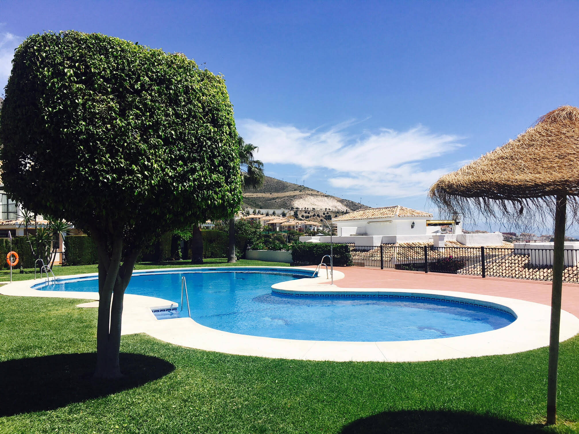 Dom z basenem w Hiszpanii