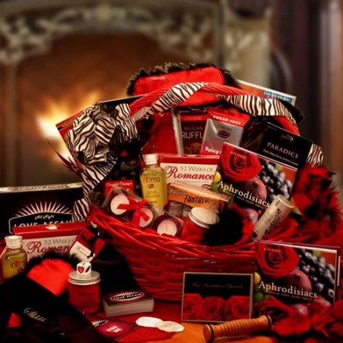What Do You Put In A Wedding Gift Hamper Creative Ideas As Well As 10 Gorgeous Gift Baskets For Weddings To Buy Online 2018