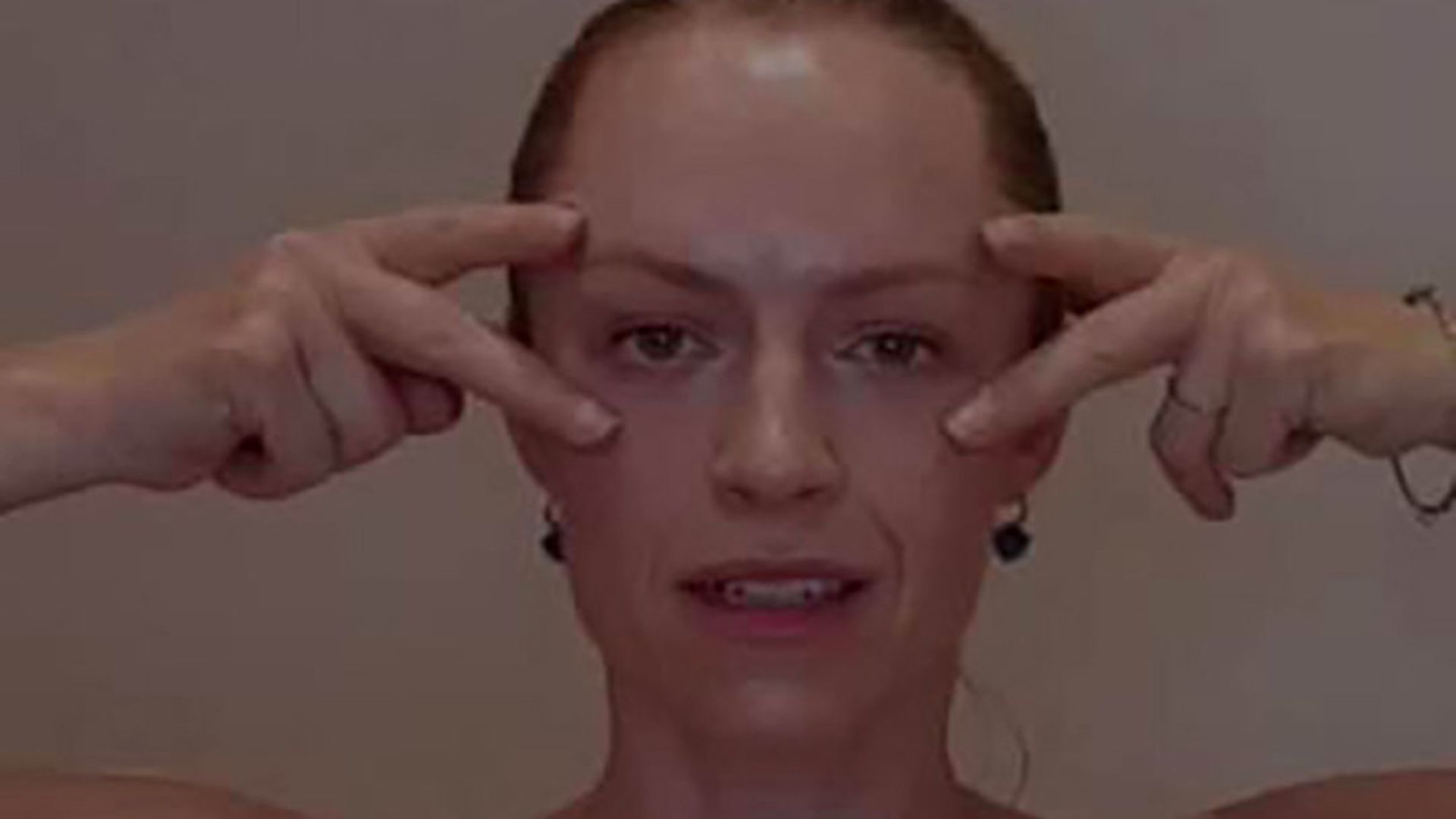 Watch 3 Esercizi Di Yoga Facciale Vanity Fair Italia