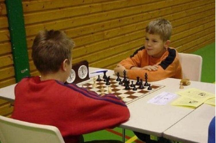 Thien-tai-Magnus-Carlsen-anh-bia-1