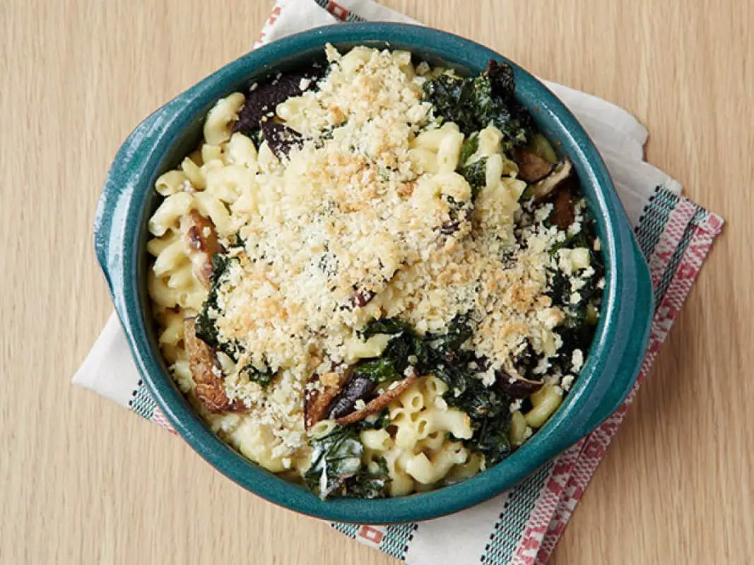 fn_creamy-baked-macaroni-and-cheese-with-kale-and-mushrooms_s4x3-jpg-rend-sniipadlarge