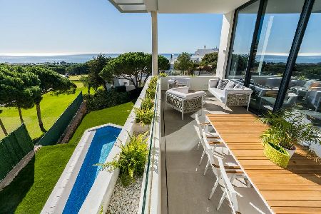 Exclusive residential complex made up of 23 townhouses and 2 independent villas in Cabopino