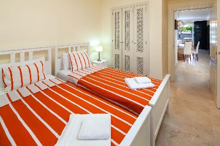 Fantástico apartamento de dos habitaciones en Jardines de Aldaba, Puerto Banus, Costa del Sol, España