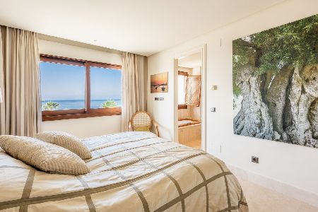 Luxury penthouse in Doncella Beach, Estepona, Costa del Sol, Spain