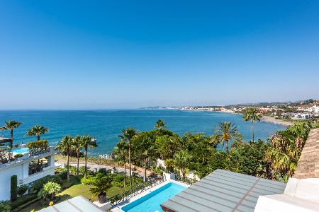Luxury penthouse in Doncella Beach, Estepona, Costa del Sol, Spain