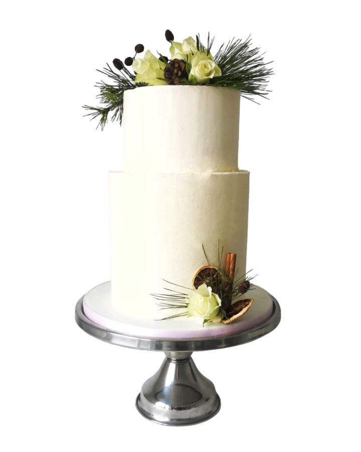 Simple Slender tiers wedding cake perfect for rustic