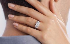 Pear-shaped Cluster Diamond Engagement Rings