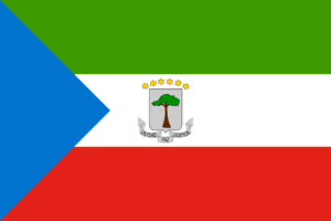 Die Flagge von Äquatorialguinea besteht aus drei horizontalen Streifen: oben ist der Streifen grün, in der Mitte weiß und unten rot. In der linken oberen Ecke des weißen Streifens befindet sich ein blaues Dreieck, das nach rechts zeigt und einen gelben fünfzackigen Stern enthält. Die Farben und Symbole der Flagge repräsentieren die natürliche Umgebung, die Einheit und die Hoffnung in Äquatorialguinea.