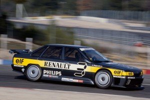 Renault 21 Superproduction - Jean Ragnotti na torze Castellet w 1983 roku