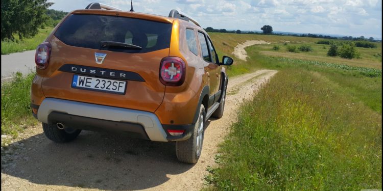 Dacia Duster znów w czołówce – sprzedaż aut osobowych w Polsce