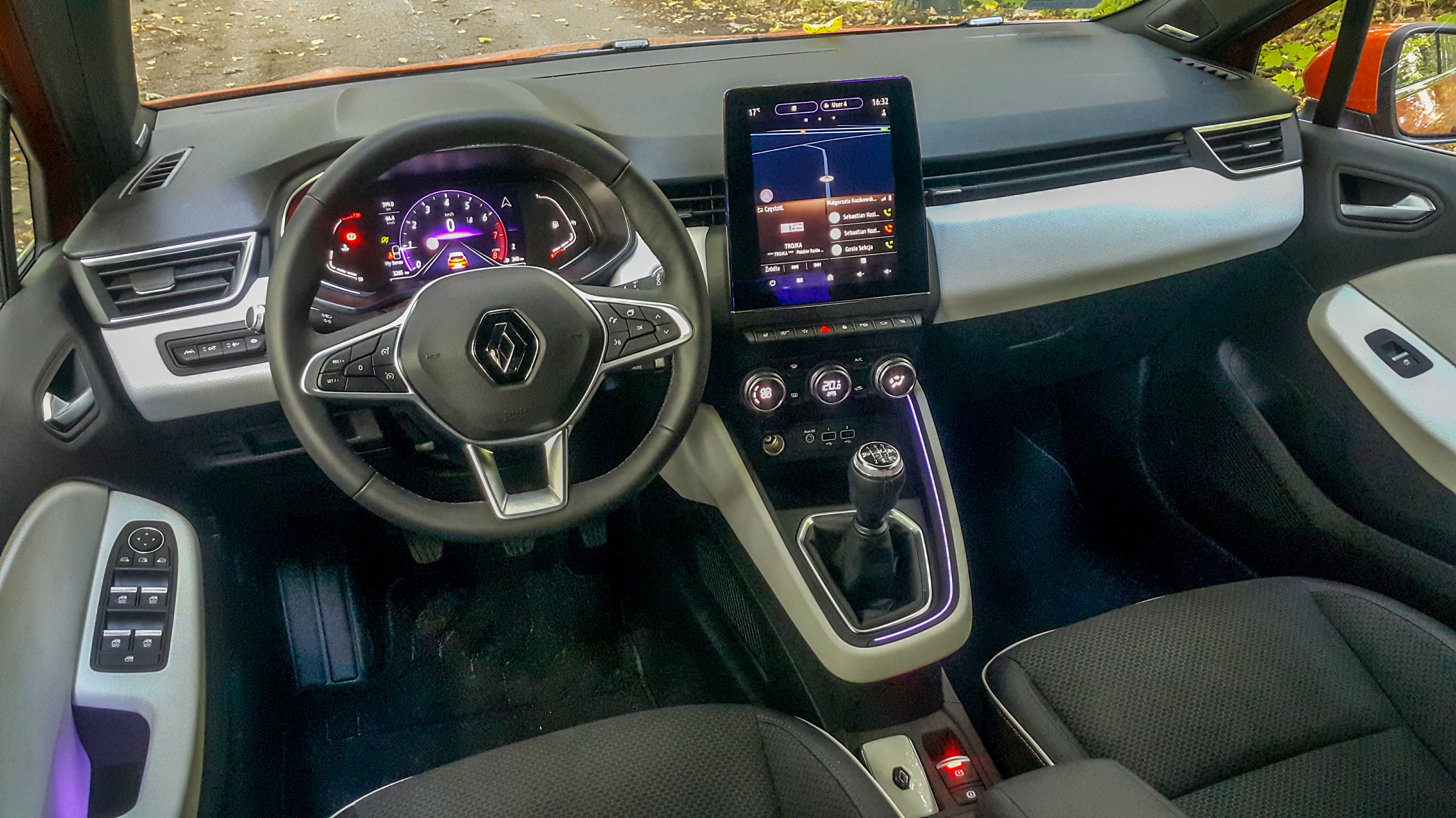 Renault Clio - wnętrze