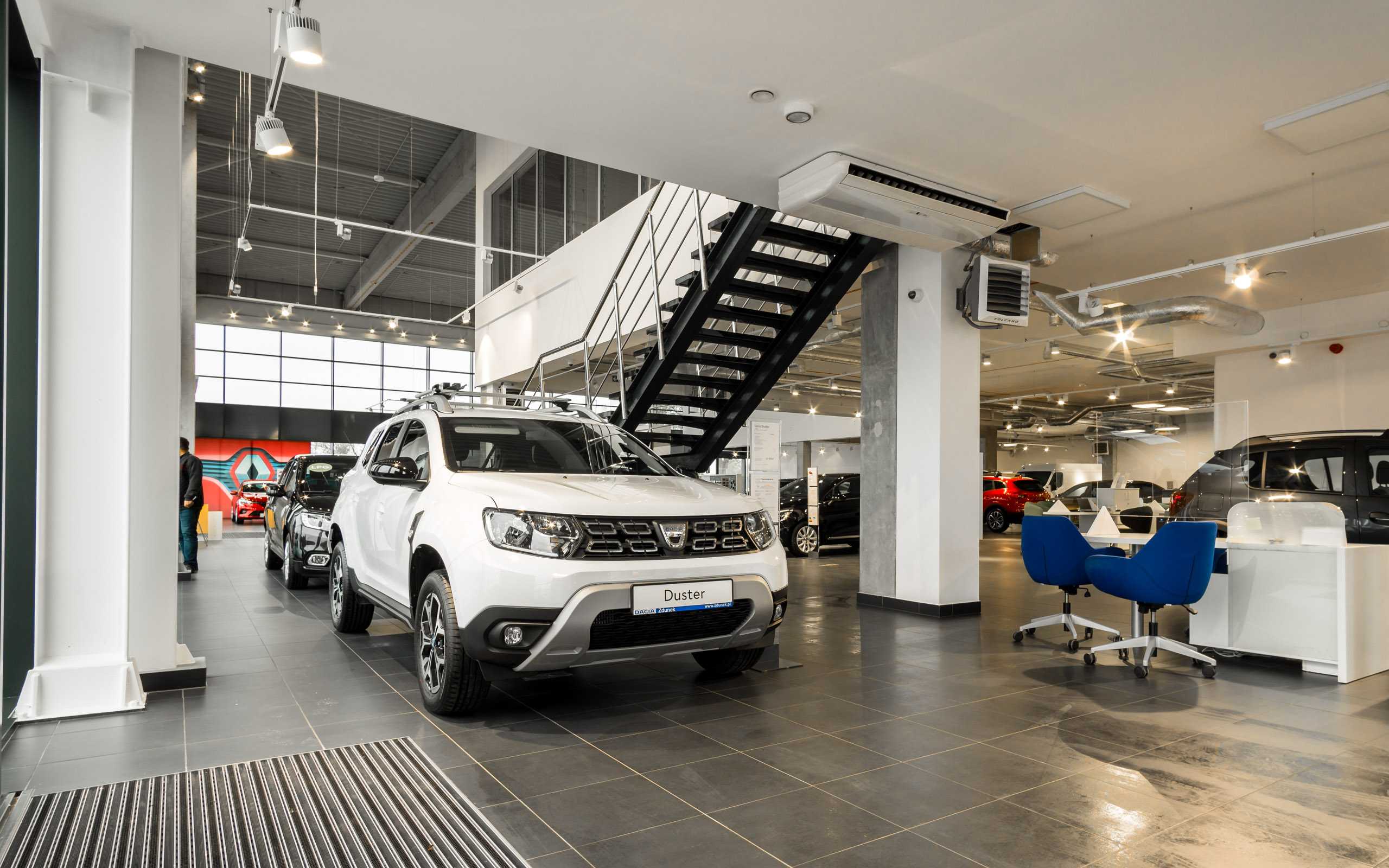 Nowy salon Renault i Dacia w Gdańsku 1400 m2 i 30