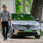 Renault Megane E-Tech Electric i Maciej Zakościelny